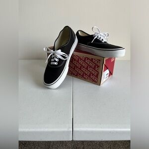 Black and White Vans Authentic Shoe - Size M7/W8.5
